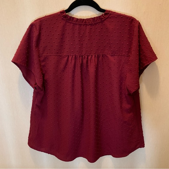 Croft and Barrow Plus Size Red Maroon Polka Dot Textured Short Sleeve Blouse Top - Picture 2 of 8